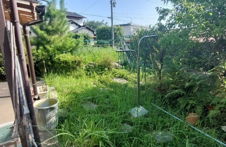 お庭を整えて新年を迎えませんか？北九州の草刈り剪定はエコボスコ合同会社